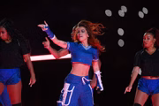 Anitta encantou ao subir ao palco na Final da Champions League