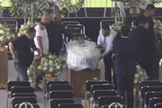 Corpo de Pelé ficará 24h no estádio do Santos para público se despedir do Rei do Futebol