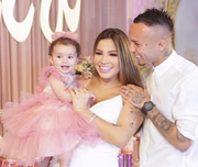 Sophia, sua mãe e esposa de Everton, Isa Ranieri e o jogador