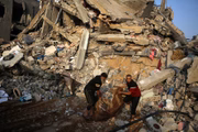 Israel continua a bombardear a Faixa de Gaza