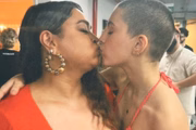 Preta Gil dá selinho na sobrinha, Flor Gil 