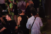 Os atores José Loreto e Duda Santos curtiram o último dia de Rock In Rio aos beijos