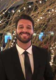Ele tinha 25 anos