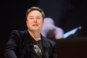 Elon Musk é CEO da Tesla e da 