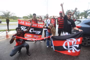 Torcedores chegam ao Estádio para a Supercopa