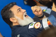 Deputado distrital Jorge Vianna comemora sanção do piso