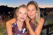 Luana Piovani com a mão, Francis Piovani
