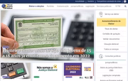 Na aba Eleitor e Eleições do portal, no topo da página, clique na última opção: Tire seu título – Título Net. A partir daí, a pessoa que já esteja inscrita como eleitora ou eleitor poderá verificar se tem algum débito pendente com a Justiça Eleitoral 