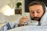 A gripe e o resfriado são infecções virais, ou seja, não podem ser tratados com antibióticos. A alimentação e o repouso são os maiores aliados