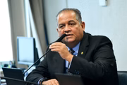 O senador Eduardo Gomes