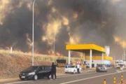 Estradas do interior foram bloqueadas por conta dos incêndios