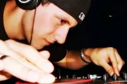 O DJ Gustavo Henrique Elias Santos, 28 anos, que já usou o nome artístico “Guto Dubra”, é um dos acusados
