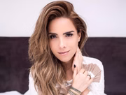 A cantora laçou ainda outros discos em 2005, 2007, 2009, 2011, 2016, 2020 e, em 2021, "Pai & Filha', ao lado de Zezé Di Camargo