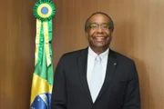 Quando era presidente do FNDE, Decotelli passou 23% do tempo viajando 