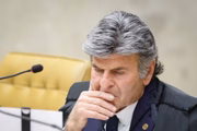 Luiz Fux homologou acordo de Janones com a PGR