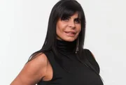 Ainda jovem, Gretchen foi incentivada pelo pai, empresário do ramo de circos, a fazer aulas de balé, violão e de piano. Não demorou muito e a mulher se tornou uma artista. Em 1976, após ter vencido um festival musical do Colégio Objetivo, foi convidada a integrar o elenco da orquestra do Maestro Zaccaro 