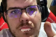 O apresentador criou um canal na Twitch em setembro de 2018, mas viu uma grande explosão de audiência durante o período de pandemia. Na plataforma, além de jogar, ele também fala sobre esportes, conta histórias inusitadas e interage com os seguidores