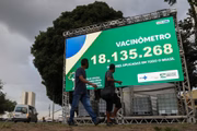 Vacinômetro registra número de vacinas distribuídas e aplicadas nos estados 