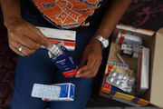 Para conseguir acesso ao medicamento na Farmácia de Alto Custo, ela passou por um processo burocrático que levou quatro meses