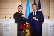 Com Macron, foi assinado um acordo para a França fornecer 3 milhões de euros em assistência militar à Ucrânia em 2024