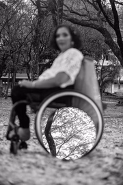 Pra ela, a cadeira de rodas é uma extensão do próprio corpo: "Estou adaptada".