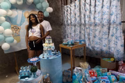 Grávida perde enxoval de bebê em enchente em Belford Roxo