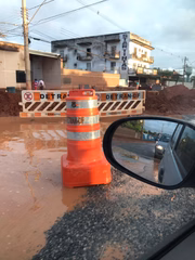 Durante e após a chuva, motoristas devem ter cuidado para não atolar na lama