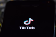 O TikTok se pronunciou dizendo que tem removido vídeos relacionados ao desafio da sua plataforma