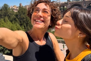 Valentina e Cynthia Benini se divertem durante passeio