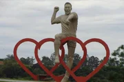 Estátua em homenagem ao Rei Pelé, em Três Corações (MG), cidade natal do jogador