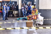 Mãe e filho morreram com tiros no peito