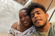 Fred é filho de faxineira e o primeiro da família a ingressar em uma universidade