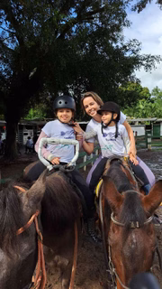 Luisa ama atividades com cavalos 