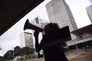A manifestação ocorreu na praça batizada com o nome da parlamentar, no Setor Comercial Sul (SCS), em Brasília