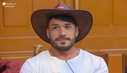 O peão tinha terminado o relacionamento após Hari salvar Thayse em vez dele