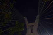 Pichadores marcam parte superior da Ponte Estaiada em São Paulo