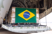 Antes de pousar em Varsóvia, capital polonesa, o avião fará paradas técnicas no estado de Recife, em Cabo Verde, na África, e em Lisboa, Portugal