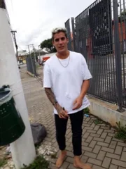 Tiago Ramos foi flagrado na manhã desta sexta-feira (21/10) após ser expulso de A Fazenda 14