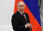 Pouco depois de assumir a presidência, liderou com êxito tropas russas ao ataque à Chechênia, durante a 2ª Guerra da Chechênia, o que o fez crescer em popularidade