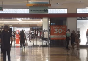 O MPDFT registrou pessoas em alguns shoppings da cidade sem máscara