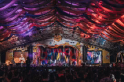 O Carnaval no Parque é produzido pela Influ