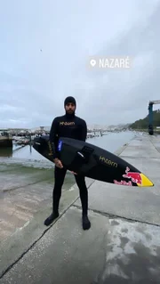 Os três são surfistas