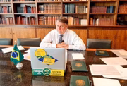 Durante as lives semanais, o assunto é recorrente. Bolsonaro prometeu que apresentaria, em uma delas, prova de fraudes eleitorais que supostamente ocorreram em 2014. No entanto, acabou alegando que “não tem como comprovar que as eleições foram fraudadas” e, mesmo assim, prosseguiu atacando o sistema eleitoral