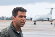 Major Rafael Bertoldo, comandante da aeronave KC-30 que buscará brasileiros em zona de conflito