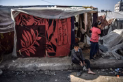 Milhares de famílias palestinas vieram se refugiar em Rafah
