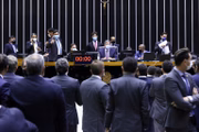 O presidente da Câmara dos Deputados, Arthur Lira, comanda a sessão plenária