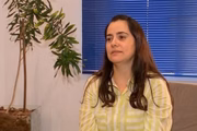 Em entrevista, ela declarou que já foi vendedora, e entrou na faculdade em busca de uma nova vida