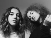 <b> Ana e Vitória:</b> tendo como pano de fundo a histórias das cantoras, que em uma festa decidiram montar a dupla de sucesso, o filme explora os relacionamentos modernos e as contradições das novas gerações