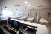 A sala de pós-operatório pode acomodar até sete pacientes