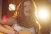 Raíssa Medeiros (Alice Wegmann) em Rensga Hits!